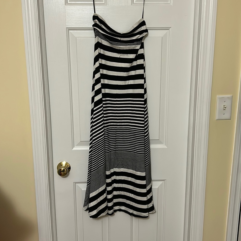 Long Black strapless dress Design History S